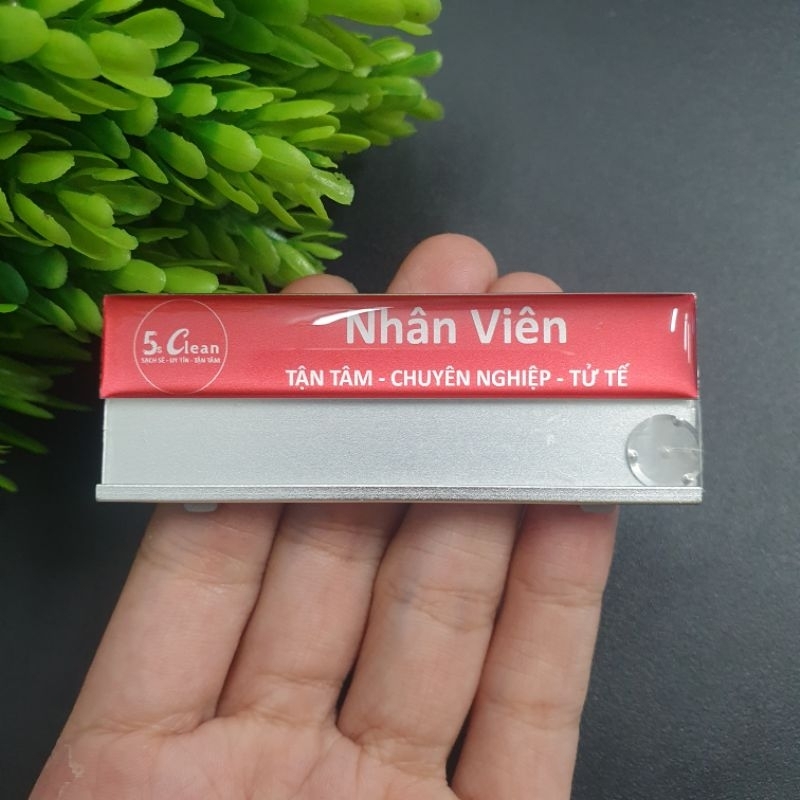 Bảng tên nhân viên - Thay tên