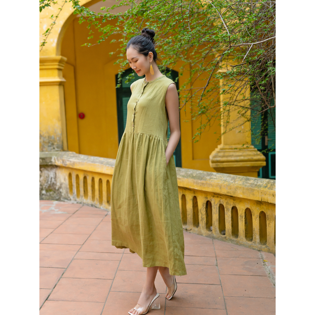 Váy đầm baby doll linen xanh bơ, thêu tay viền cổ và túi, váy sát nách
