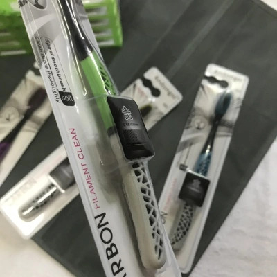 Bàn Chải Đánh Răng Than Tre Hoạt Tính Hàn Quốc