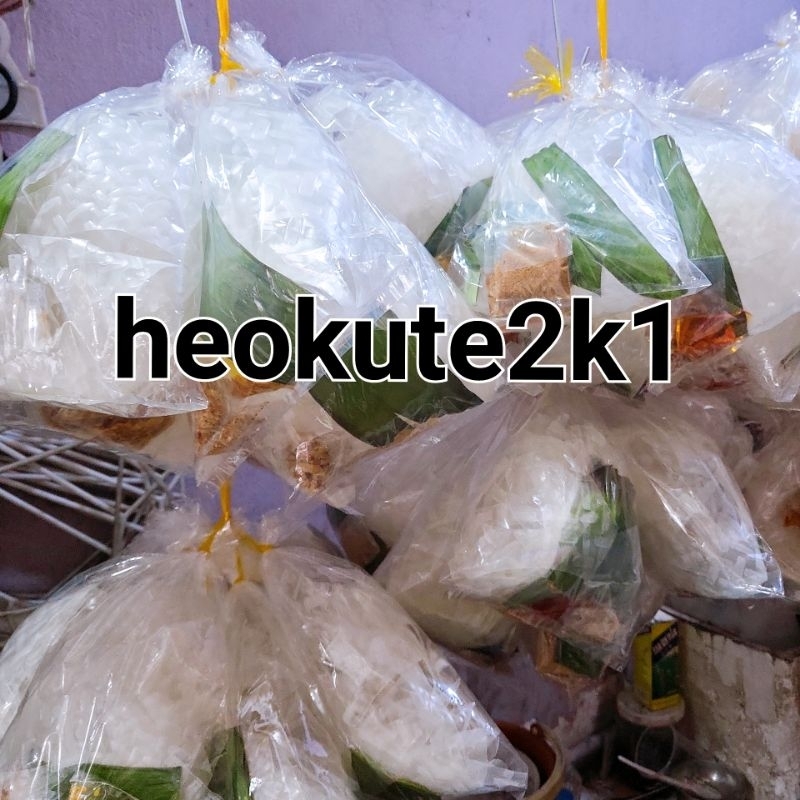 Bánh tráng lá chuối sate tỏi