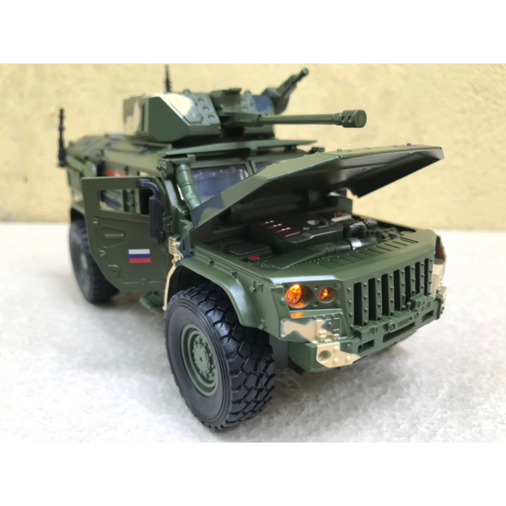 Mô hình xe quân sự Bọc thép Typhoon VDV Nga 1:32