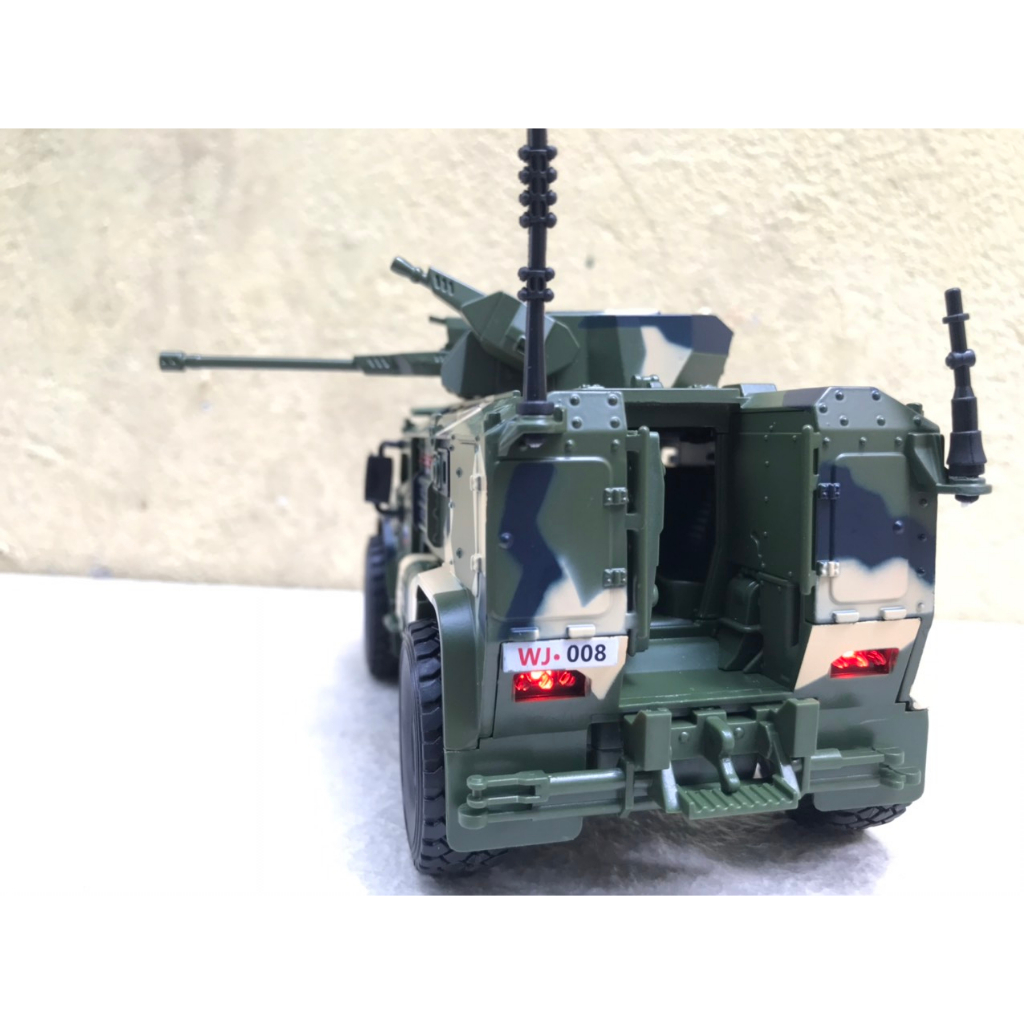 Mô hình xe quân sự Bọc thép Typhoon VDV Nga 1:32