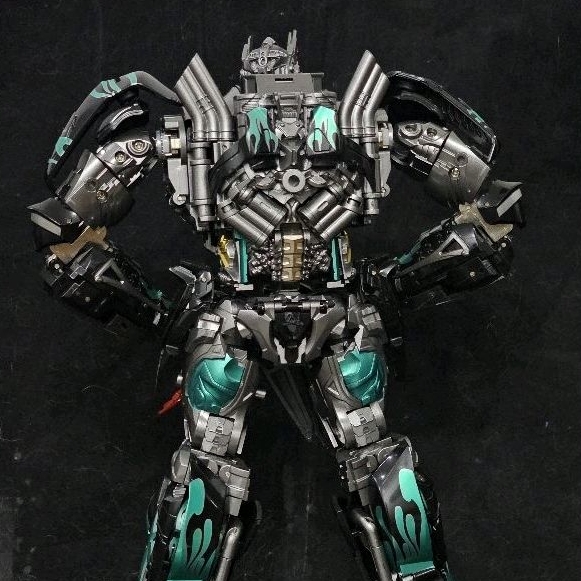 Mô hình Nemesis Prime TLK - BS-03S robot biến hình 32cm