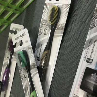 Bàn Chải Đánh Răng Than Tre Hoạt Tính Hàn Quốc