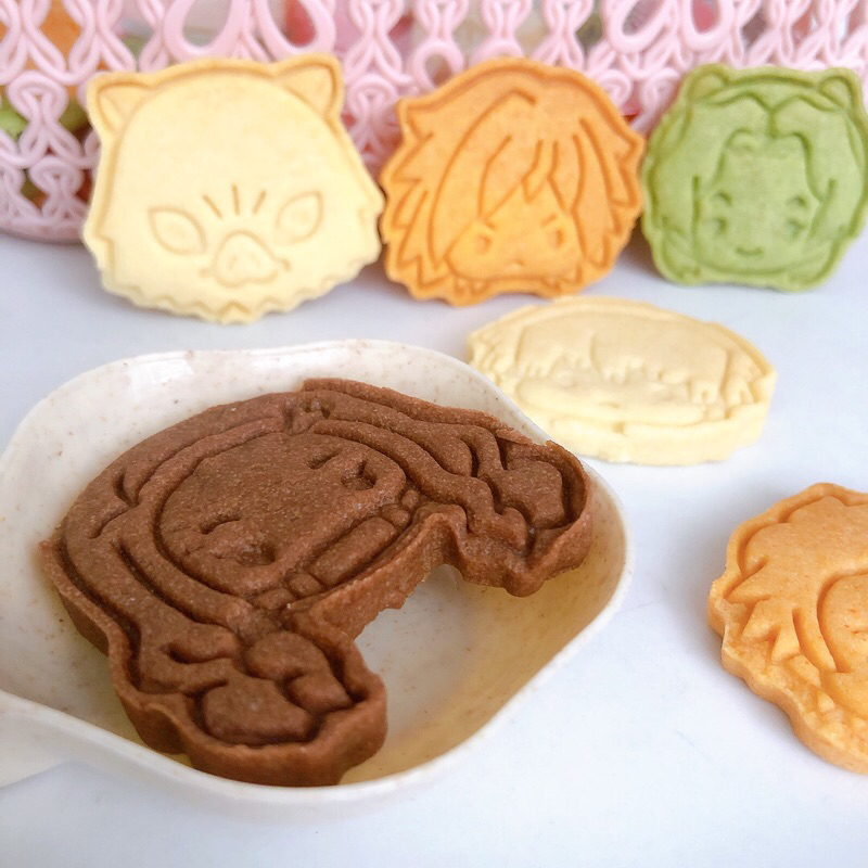 Combo 6 bánh quy Kimetsu no Yaiba nhân vật Inosuke, Shinobu, Tanjiro, Zenitsu, Nezuko, Giyu