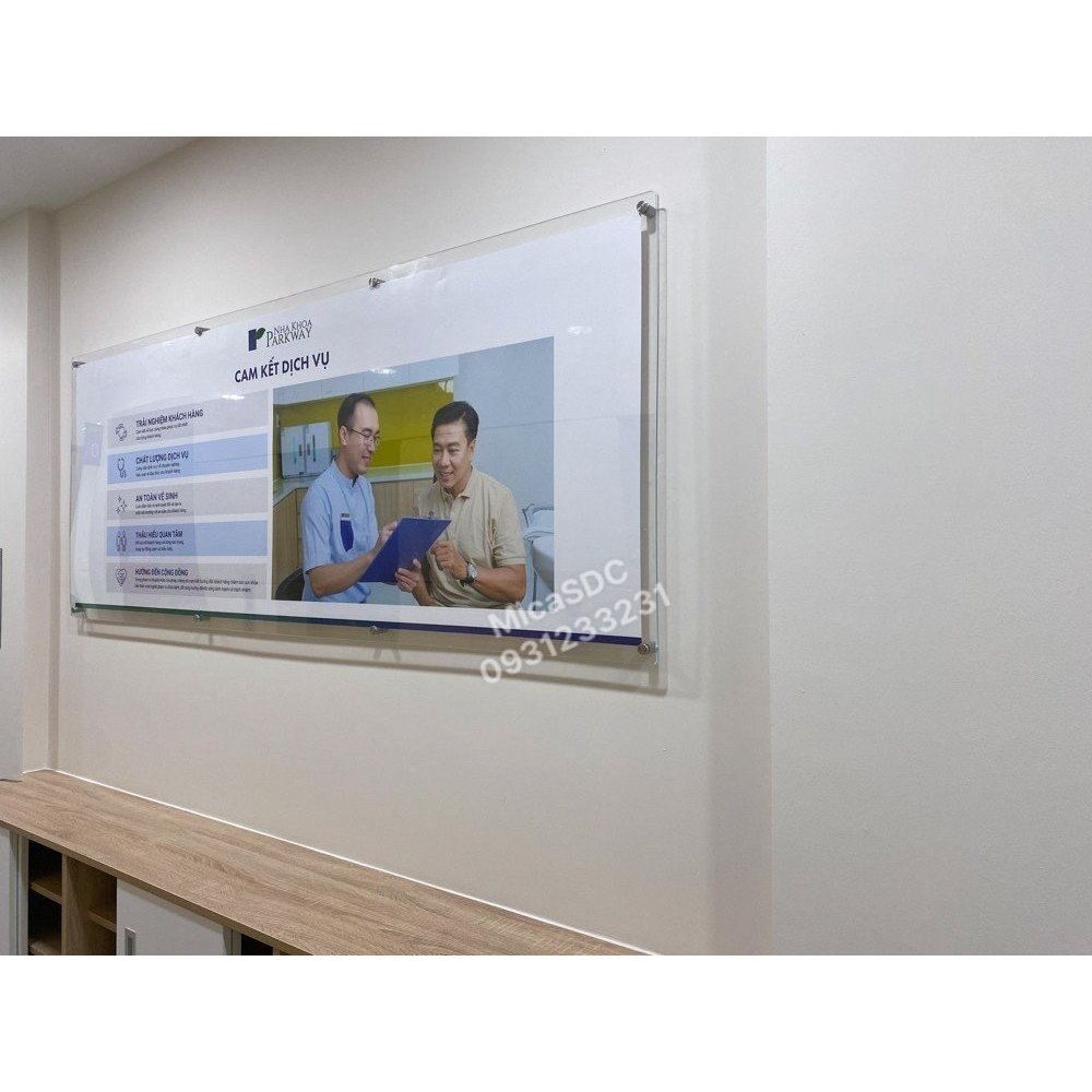 Khung ảnh treo tường - Khung tranh mica - khung treo bằng gắn tường