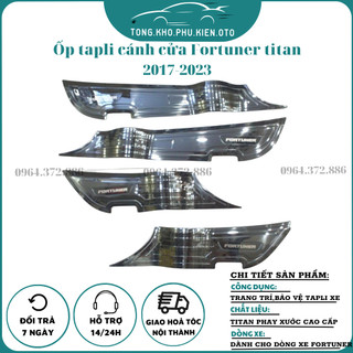Ốp Tapli cánh cửa xe Fortuner 2017-2022 2023 2024 Hàng titan cao cấp, 1 bộ 4 cánh