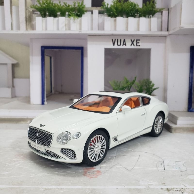 Mô hình xe Bentley GT tỉ lệ 1:24 tặng biển VIP