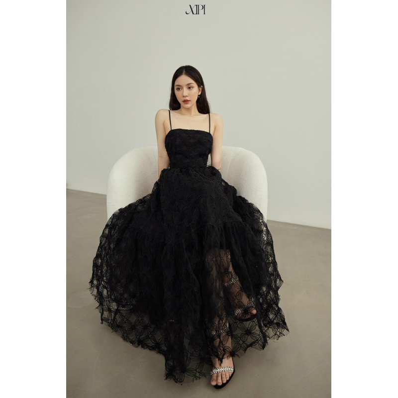 Đầm tiệc hoạ tiết ren xoè