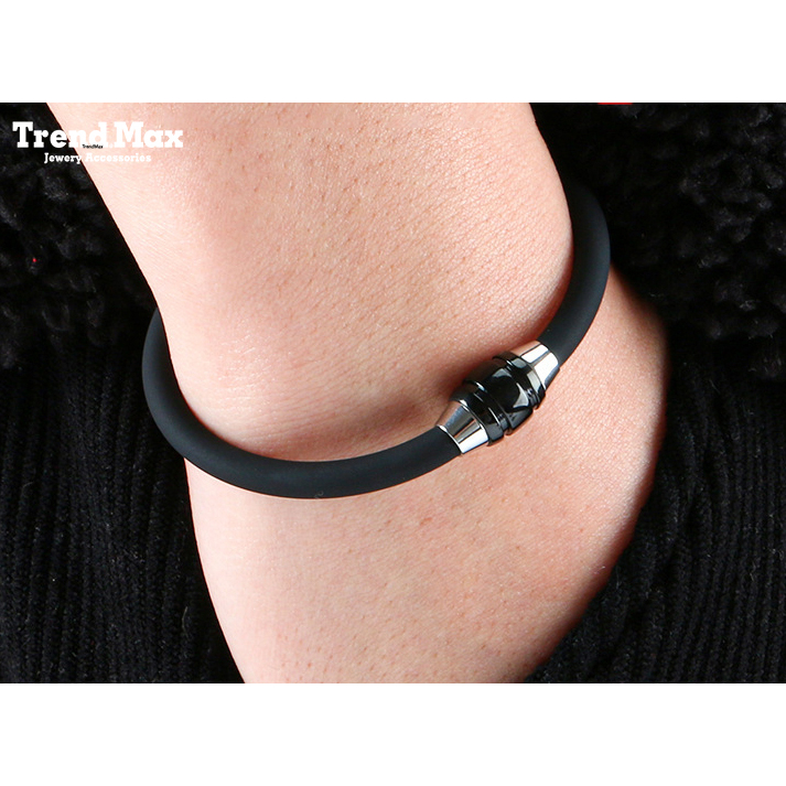Vòng Tay Nam Nữ TitanIce kết hợp giữa chất liệu cao su loại 1và khóa titan sáng bóng thiết kế năng động bảng 5mm