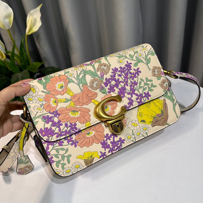 Túi xách Coach Studio Shoulder Bag thêu hoa cực đẹp