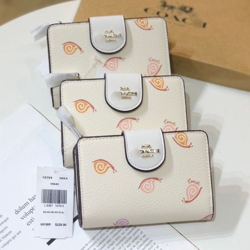 VÍ COACH Medium Corner Zip Wallet With Snail Print
