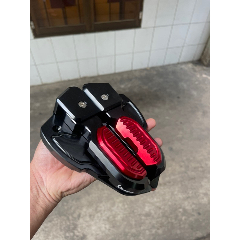 Gác chân Vespa CNC nhôm nguyên khối ver2022