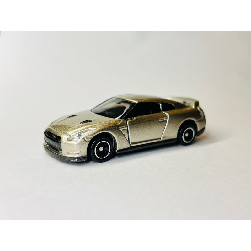 Hobby Store xe mô hình Tomica Nissan GTR R35 Gold ( Không Hộp )