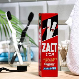 Kem đánh răng ZACT LION 150g ( NHẬT )