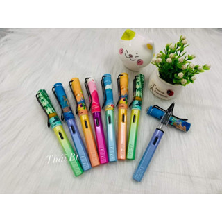 Bút Leta 368  VỎ NHỰA TRẮNG HOẶC VỎ CẦU VỒNG (1 chiếc bút ngòi kim tinh lá tre tự tạo thanh đậm)