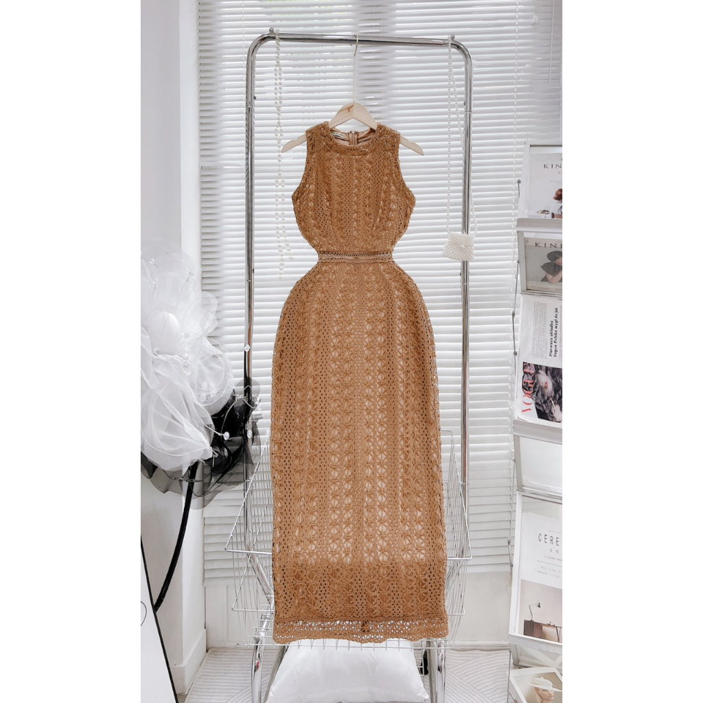 Đầm ren body nâu