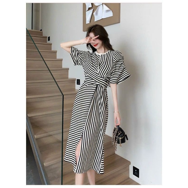 Đầm ôm kẻ sọc tay bồng siêu đẹp