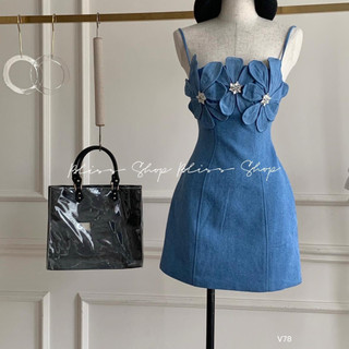 V71 - Đầm Demin 2s hoa ngực