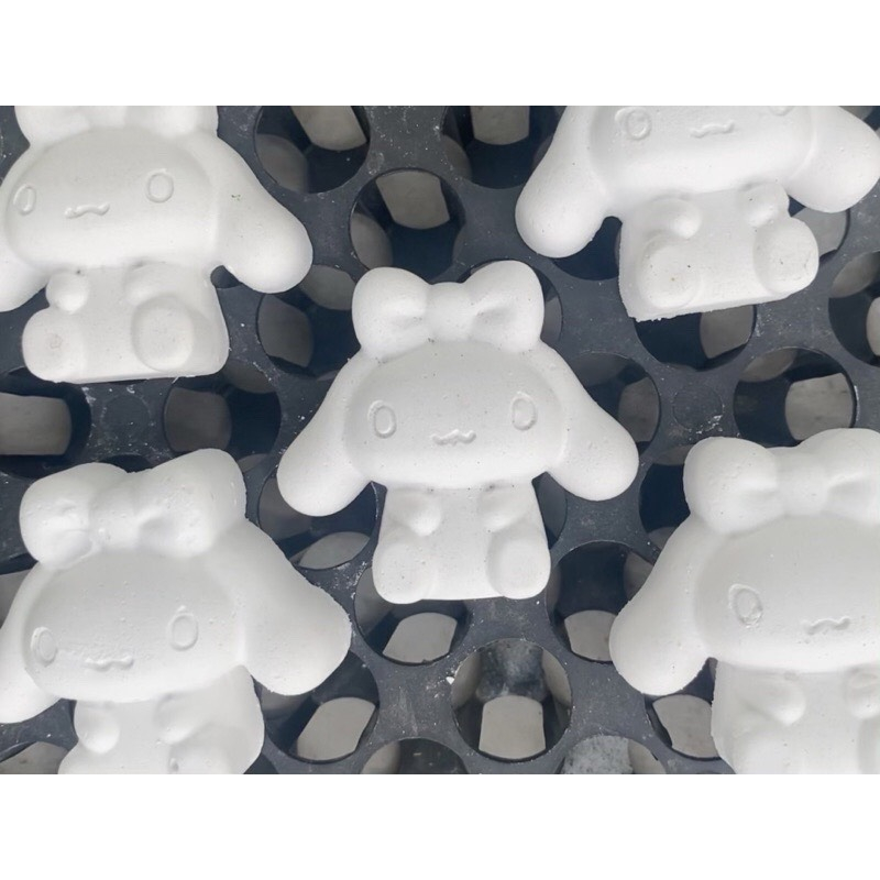 Tượng thạch cao tô màu size mini cinnamoroll  2D cao cấp size 5cm