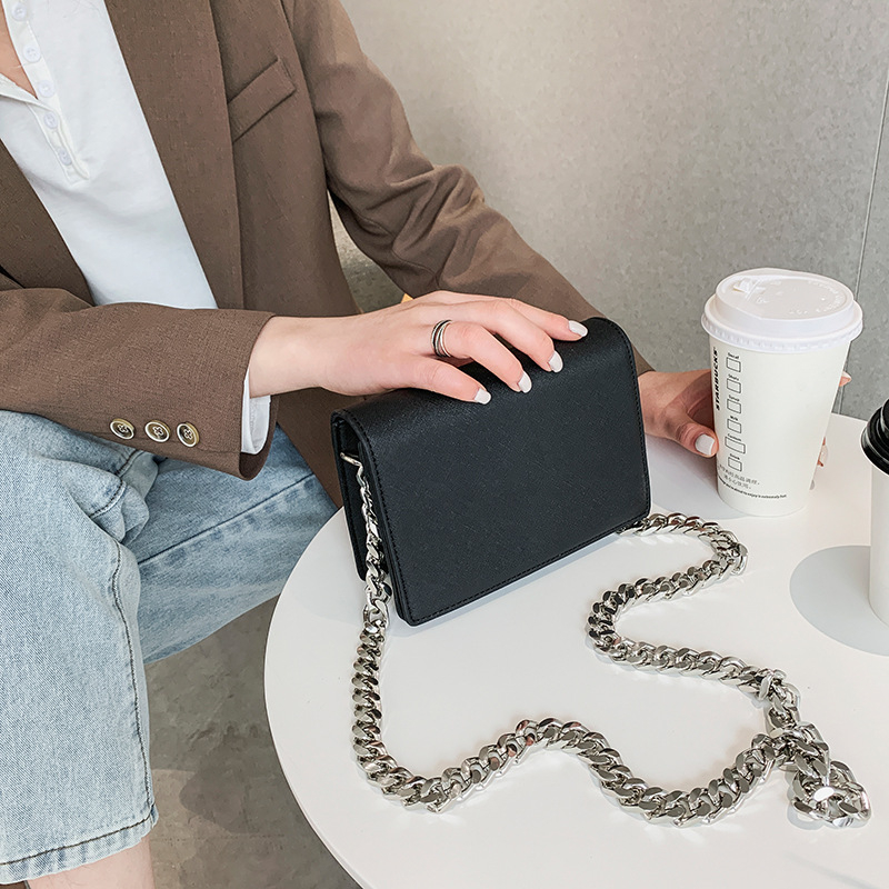 Túi Đeo Chéo Nữ Da Lì Phối Dây Xích Westie Studio - A339.TXN