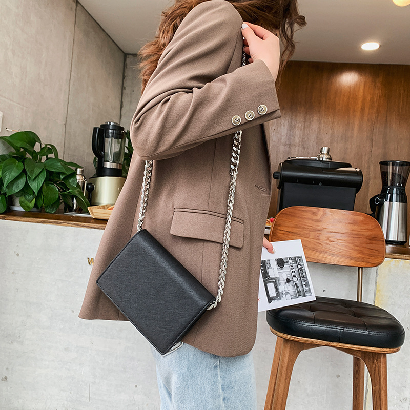 Túi Đeo Chéo Nữ Da Lì Phối Dây Xích Westie Studio - A339.TXN