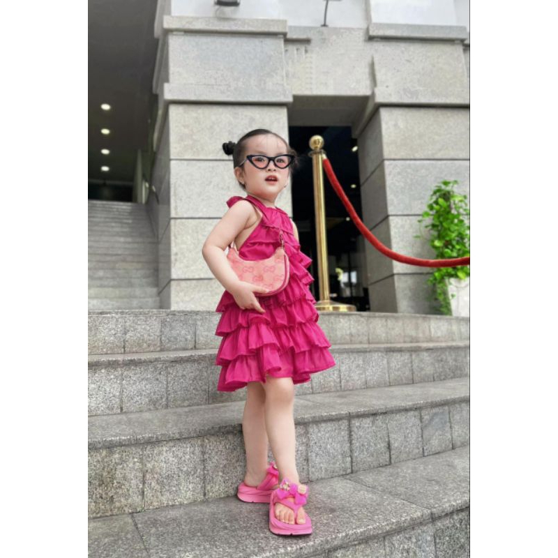 Váy  yếm tầng xinh xắn, dễ thương bé gái