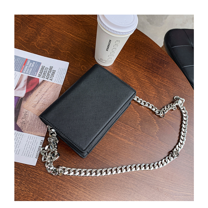 Túi Đeo Chéo Nữ Da Lì Phối Dây Xích Westie Studio - A339.TXN