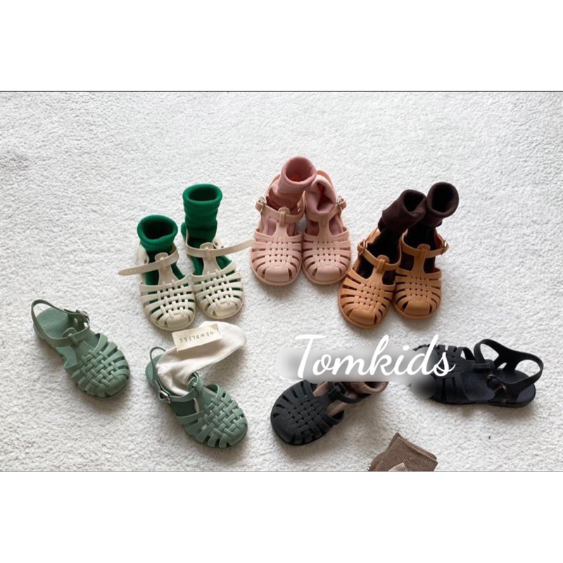 Sandal rọ hottrend 2023 mẫu mới xịn xò, nguyên túi zip, tagmac tem mã