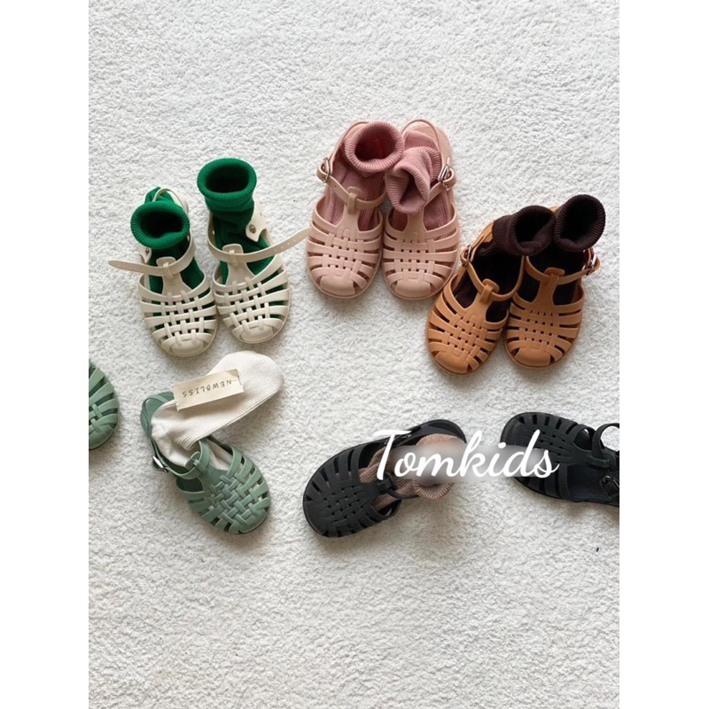 Sandal rọ hottrend 2023 mẫu mới xịn xò, nguyên túi zip, tagmac tem mã