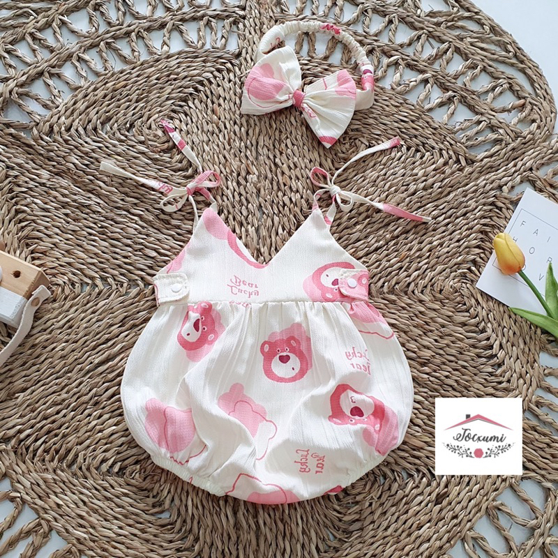 Bộ liền thân hai dây gấu dâu đũi gân siêu dễ thương tặng kèm băng đô tóc cho bé iu - Tocxumi