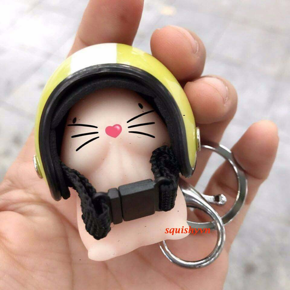 Móc khóa bé ciu má hồng đội nón bảo hiểm Bé chim đội mũ bảo hiểm squishy mềm dẻo
