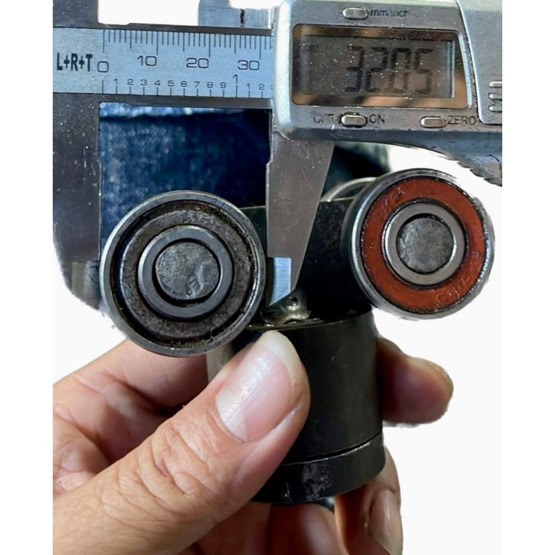 Bi treo cửa xếp 04 bánh