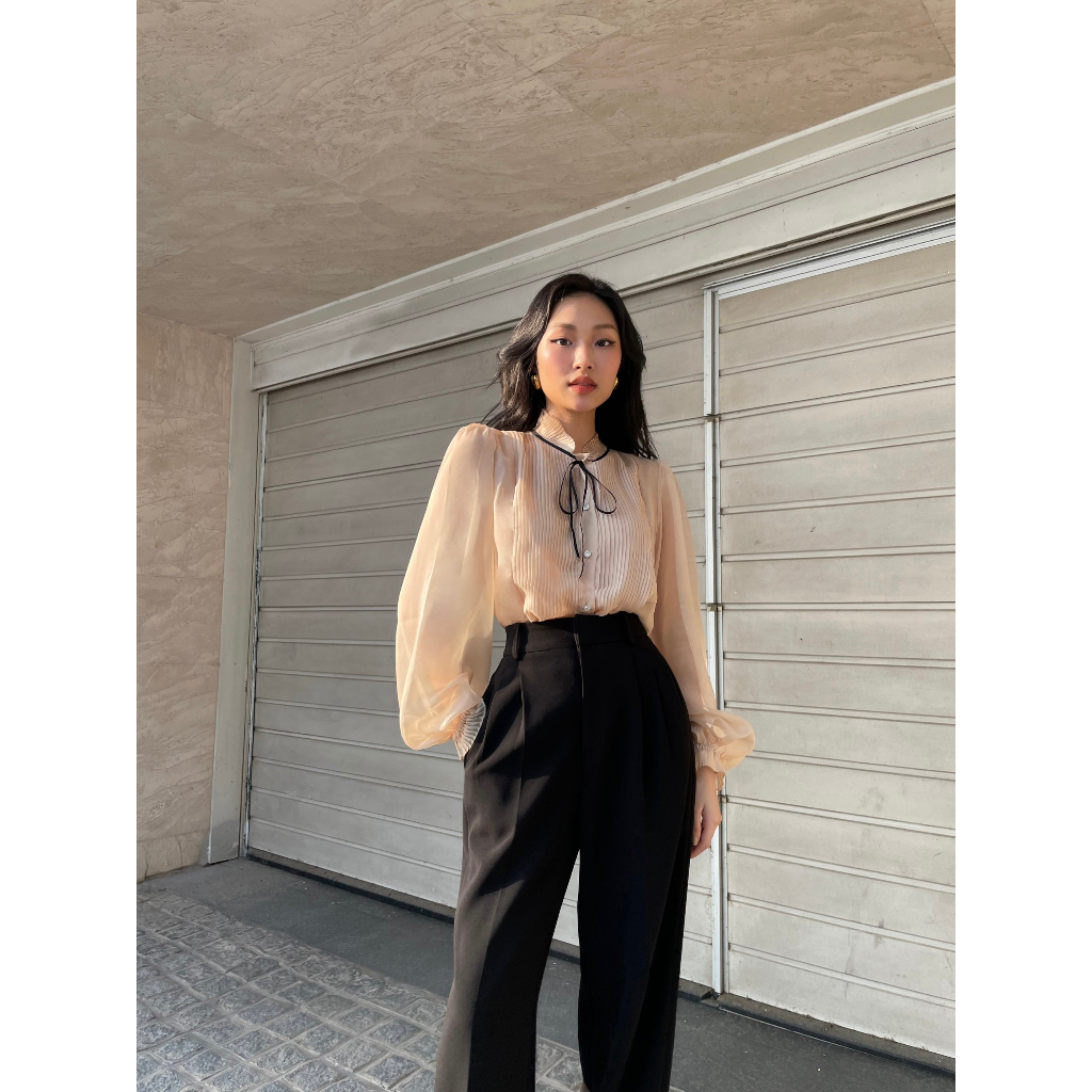 Áo sơ mi tơ tằm cổ bèo ruy băng nơ HUONG BOUTIQUE HBSM1037, 2 màu nâu bò &amp; be