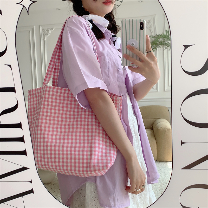 Túi Tòte: Túi đeo vai hoạ tiết caro trendy, vừa size A4, phong cách Hàn Quốc