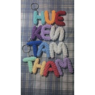 Móc khóa chữ cái len handmade
