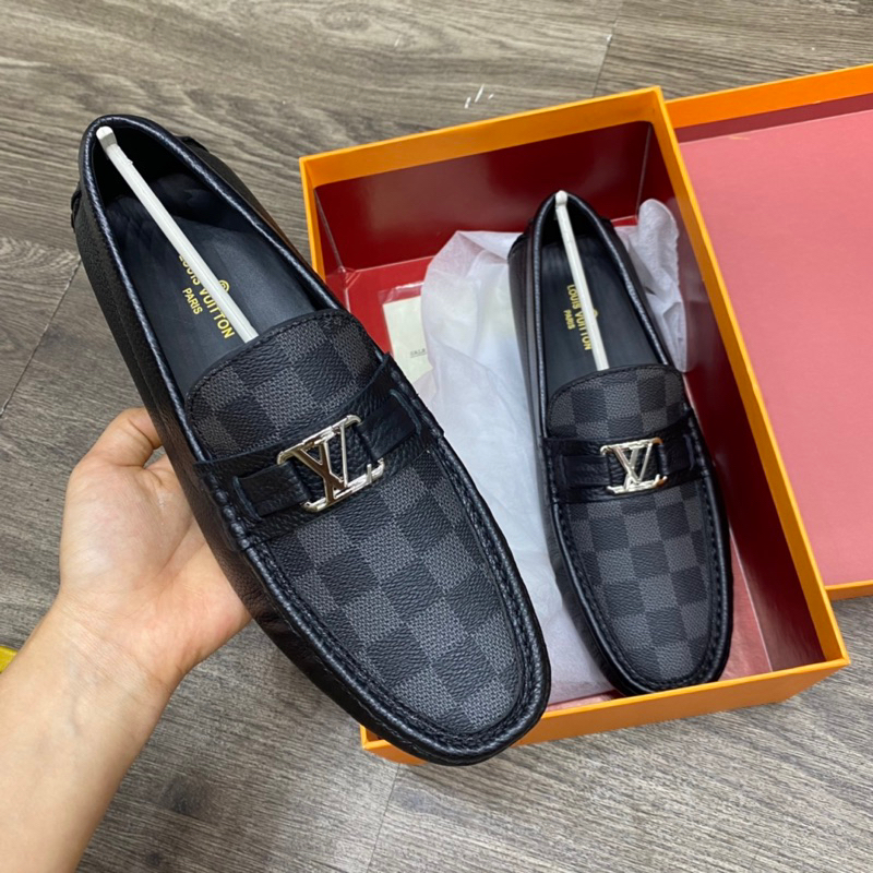 Giày lười nam L.V hoạ tiết caro trẻ trung,khuy trắng nổi bật, da bò thật, có video quay tại shop