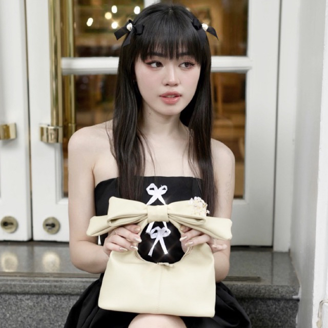 Túi Chow bag Hérisson màu kem + nơ kem bản xách tay