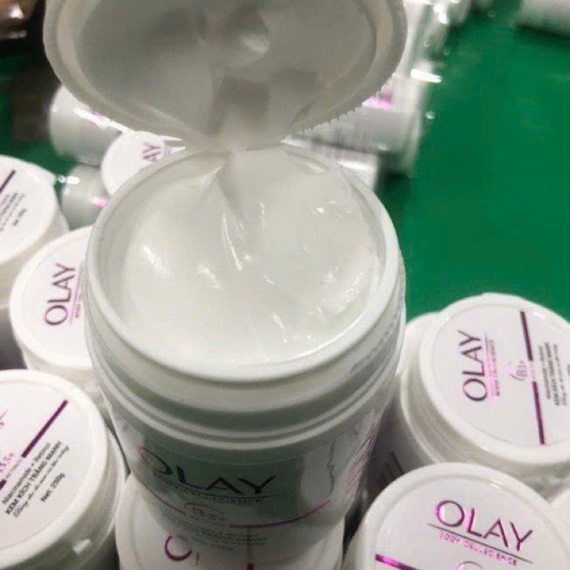 Kem kích trắng mạnh Olay dành cho da ngâm đen chai lì, khó trắng