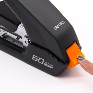Dập ghim Deli 0465 (60 tờ)