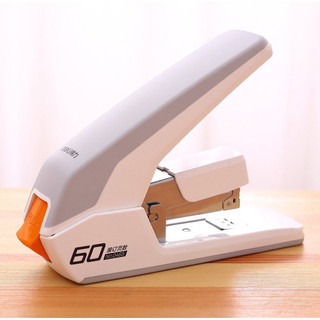 Dập ghim Deli 0465 (60 tờ)