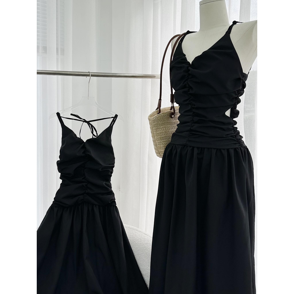 ĐẦM MAXI ĐEN 2 DÂY NHÚN RÚT KHOÉT EO