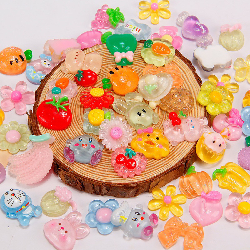 Set ngẫu nhiên 10 charm trong suốt