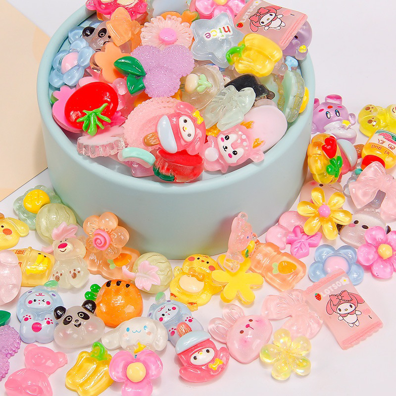 Set ngẫu nhiên 10 charm trong suốt