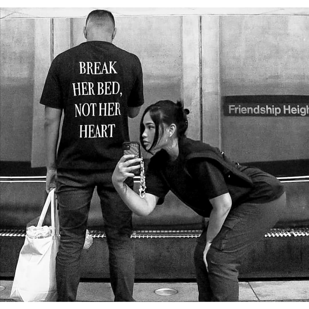 Áo Thun BREAK HER BED NOT HER HEART 100% Cotton Tay Lỡ Unisex - Đen Cổ Tròn | Blackwork