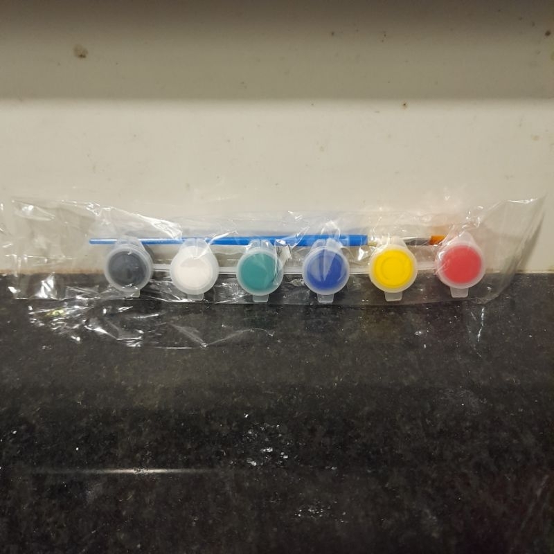 Bộ 8 màu tô tượng kèm cọ