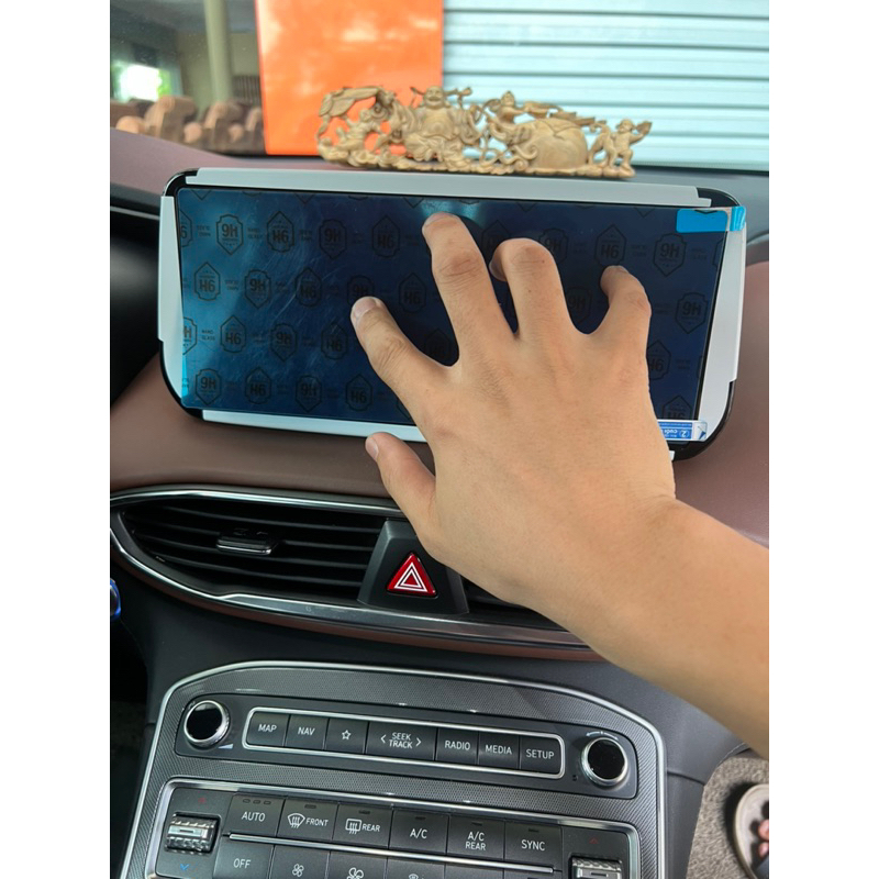 Miếng dán màn hình santafe 10,25inch phom mới 2021, 2022,2023