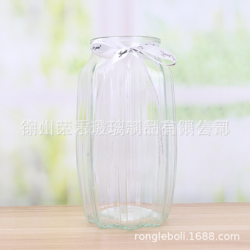 Bình hoa thuỷ tinh dáng vại có kèm nơ