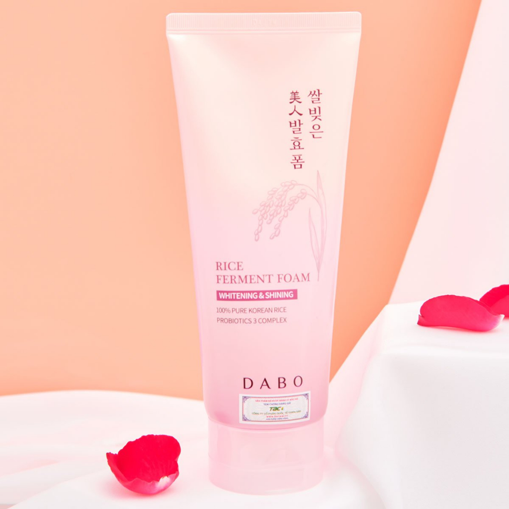 Sữa rửa mặt Cám gạo trắng da Dabo Rice Ferment Foam 180ml