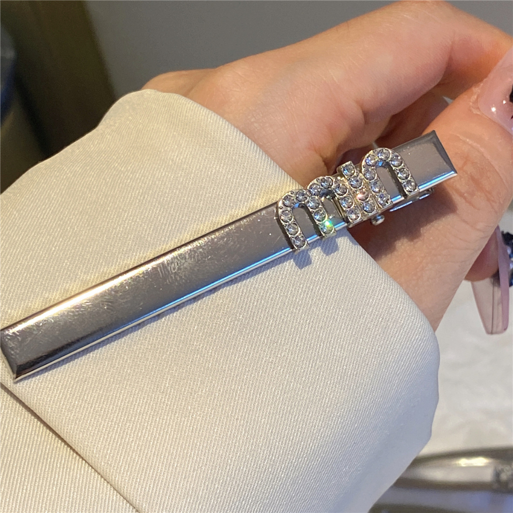 Kẹp tóc cá tính